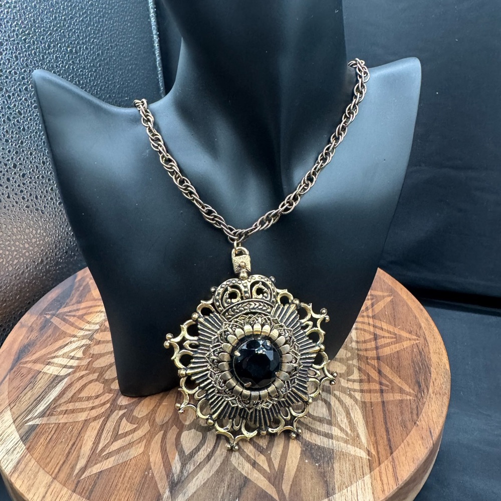 Vintage 1960s black medallion necklace unsigned
